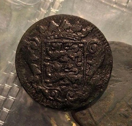 Duit west Friesland 1717 R, Postzegels en Munten, Munten | Nederland, Ophalen of Verzenden, Vóór koninkrijk, Overige waardes, Losse munt
