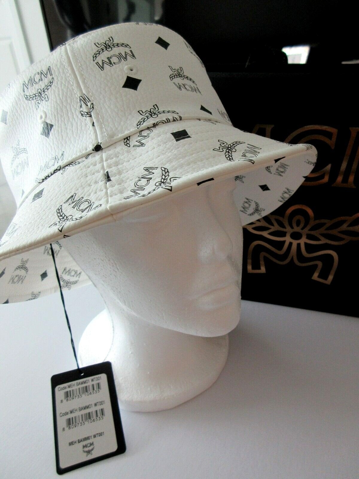 MCM PVC Bucket Hat - Zo goed als nieuw, Kleding | Heren, Mcm, Hoed, Nieuw, Ophalen of Verzenden