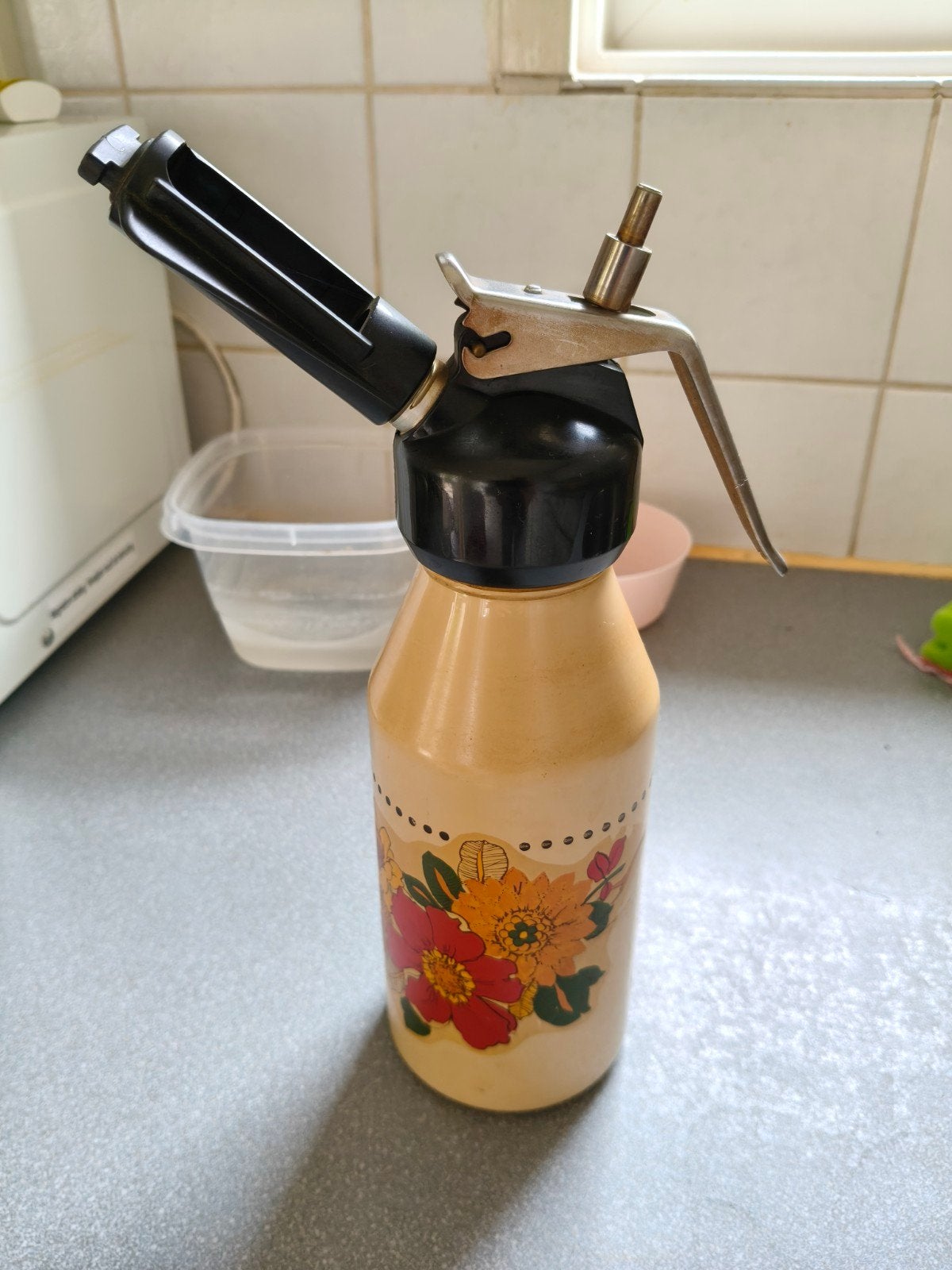 Vintage slagroomspuit met bloemendecoratie, Ophalen, Metaal, Meerkleurig, Overige merken