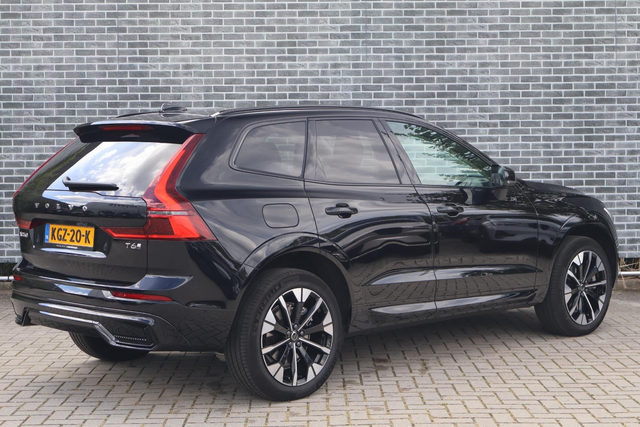 Volvo XC60 2.0 T6 Plug-in Hybrid AWD Ultra Dark | PHEV Long, Auto's, Gebruikt, Euro 6, 4 cilinders, 180 min