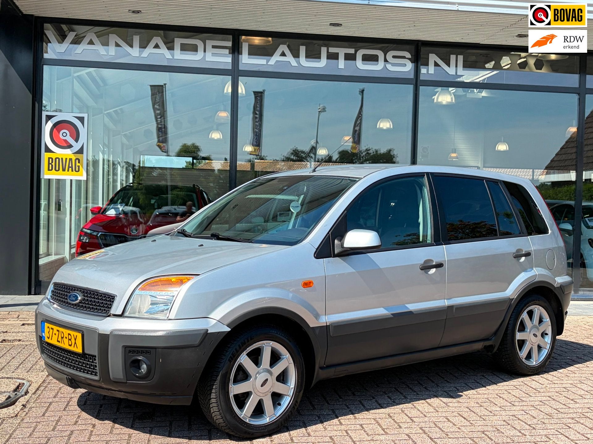Ford Fusion 1.6-16V Crossroad Airco Trekhaak NL-Auto NAP Nie, Auto's, Voorwielaandrijving, 1596 cc, Gebruikt, Zwart