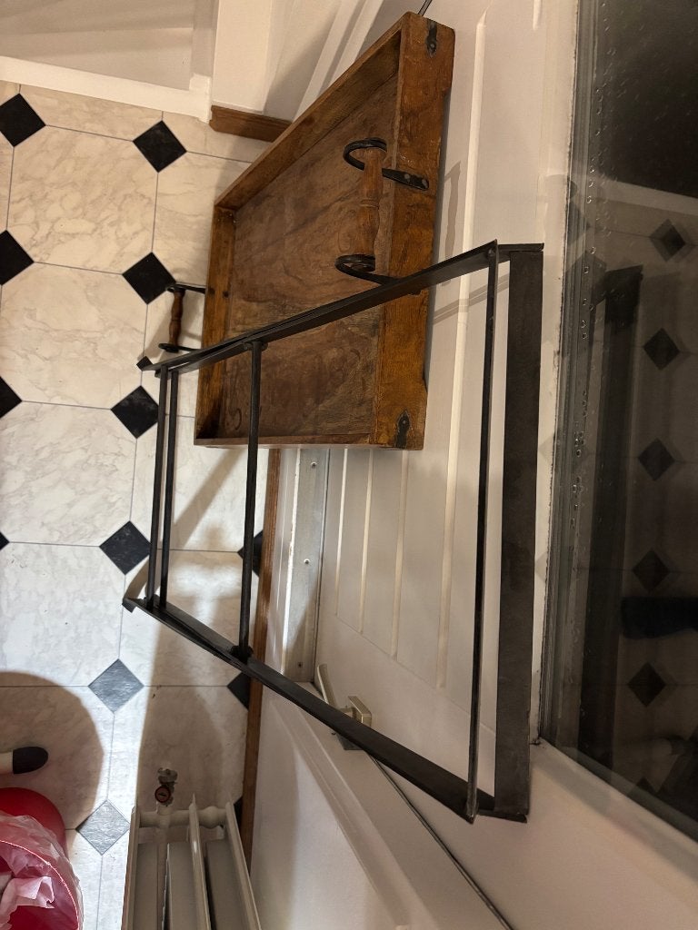 Dienbladtafel / Bijzettafel van hout en metaal, Ophalen, Gebruikt, 55 tot 75 cm, Rechthoekig