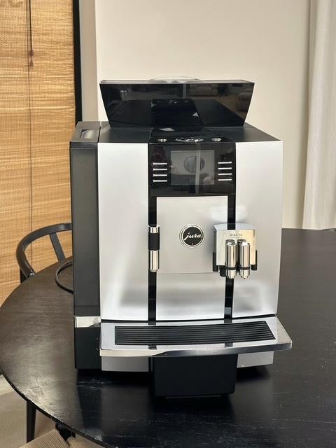 Jura GIGA X3 Professional, Witgoed en Apparatuur, Koffiezetapparaten, Ophalen, Afneembaar waterreservoir, Gebruikt, 10 kopjes of meer