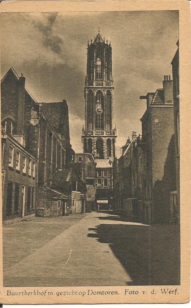 Oude Ansichtkaart Utrecht - Gezicht op Domtoren, Ophalen of Verzenden, 1940 tot 1960, Gelopen, Utrecht