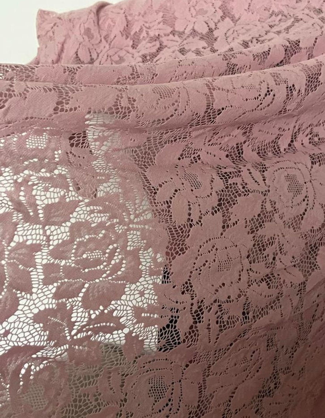 Roze Kanten Stof - Prachtig Bloemmotief, Hobby en Vrije tijd, Stoffen en Lappen, Ophalen of Verzenden, 30 tot 120 cm, Roze, Kant