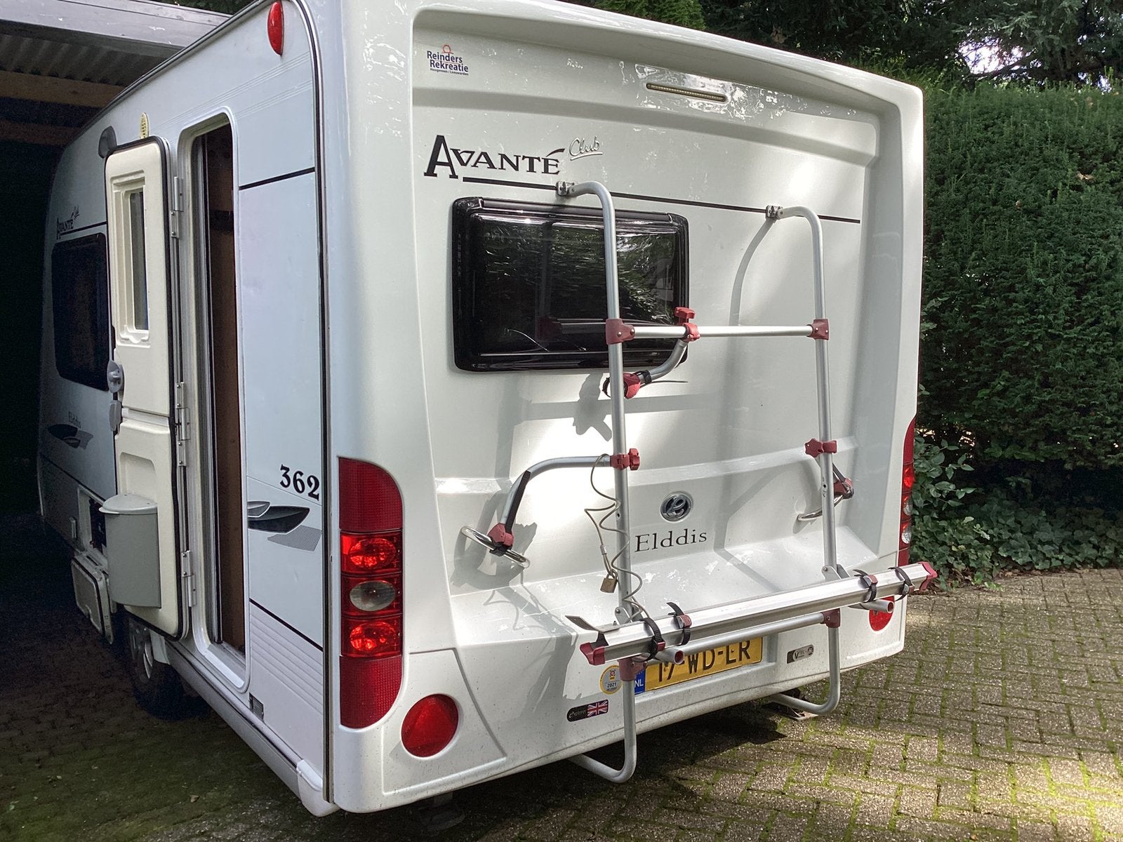 Elddis caravan 362 avante 2010, met mover en voortent