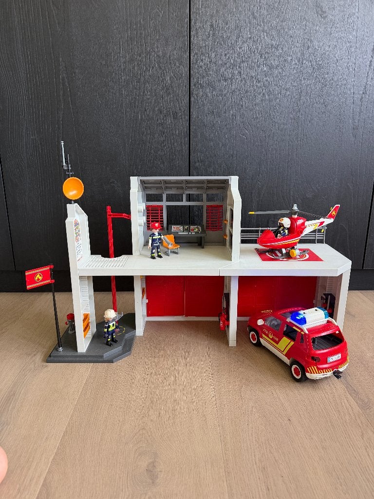 Playmobil City Action 9462 Brandweerkazerne + Dienstwagen, Ophalen of Verzenden, Gebruikt, City action, Complete set