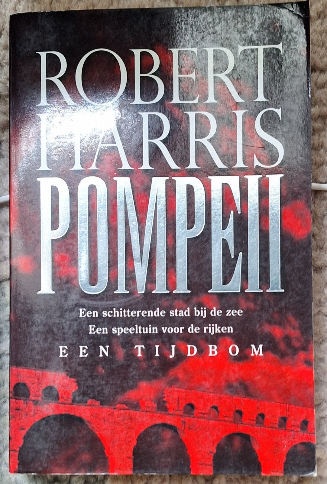 Pompeii - Robert Harris (300 blz), Ophalen of Verzenden, Gelezen, Robert Harris