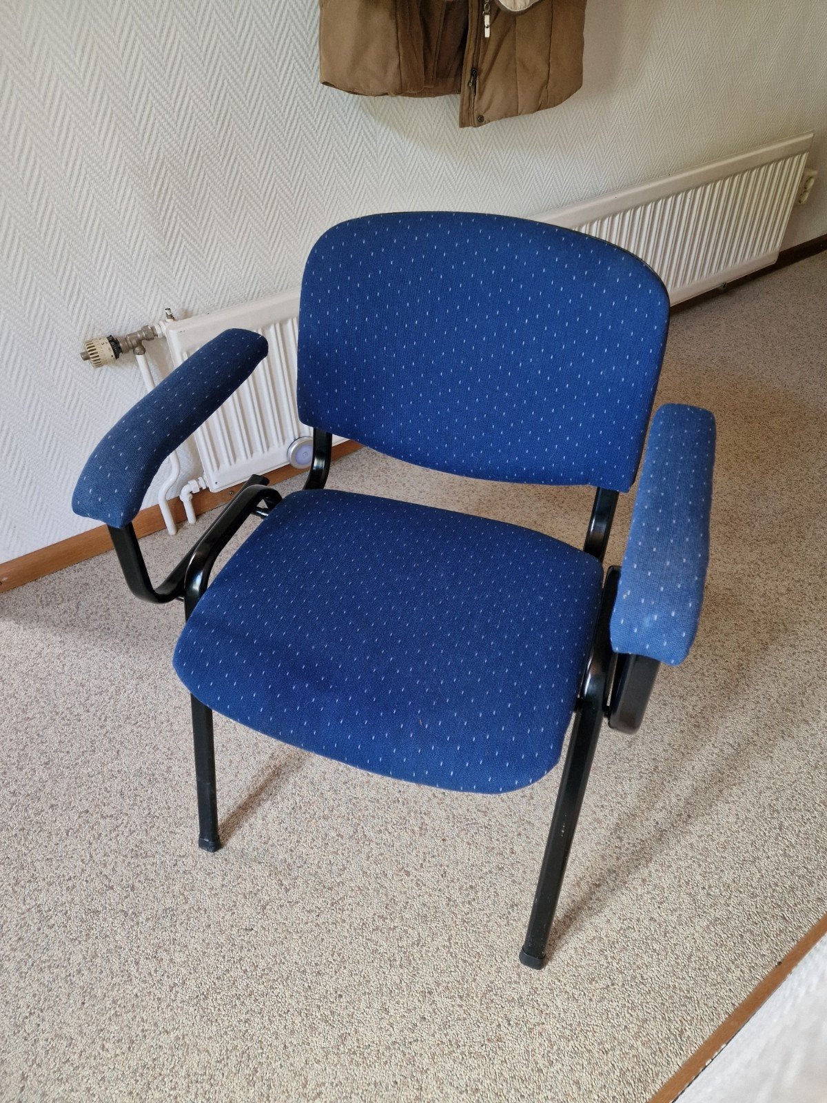Gratis af te halen: Stevige blauwe bureaustoel, zgan, Ophalen of Verzenden, Zo goed als nieuw, Blauw, Bureaustoel