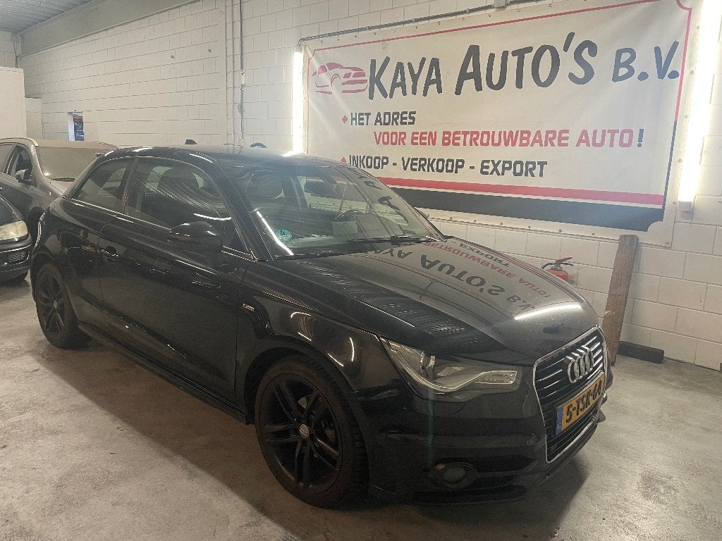 Audi A1 1.6TDI S-LINE AIRCO 2011 Zwart, Auto's, Audi, Voorwielaandrijving, 4 cilinders, 4 stoelen, Zwart