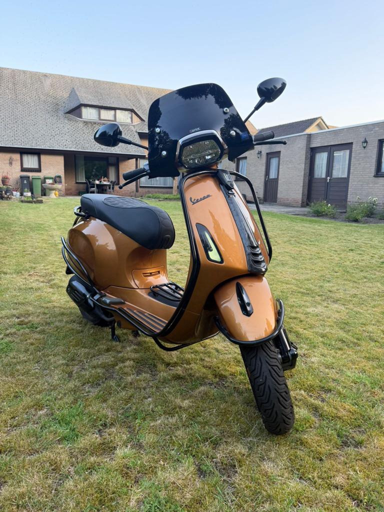 Vespa Sprint 4T 4V Brom, Tweewielers Eindhoven, Maximaal 45 km/u, Zo goed als nieuw, Benzine