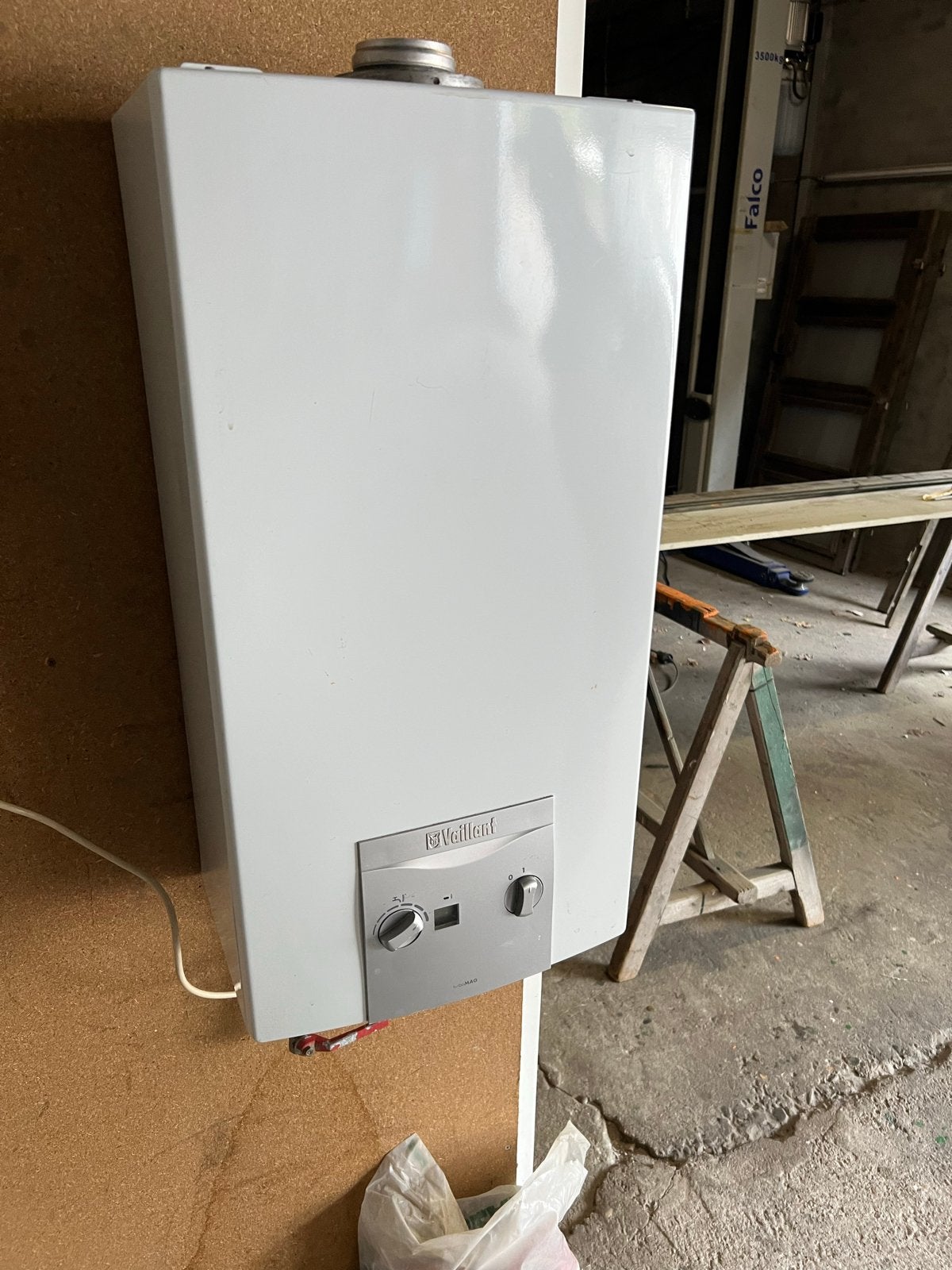Vaillant warm water geiser, Doe-het-zelf en Verbouw, Ophalen, Gebruikt