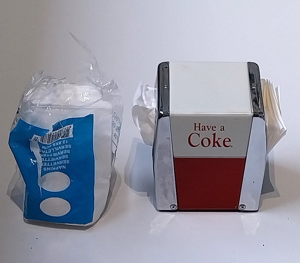 Coca-Cola servetdispenser met navulling, "Have a Coke", Ophalen of Verzenden, Gebruikt, Reclamebord