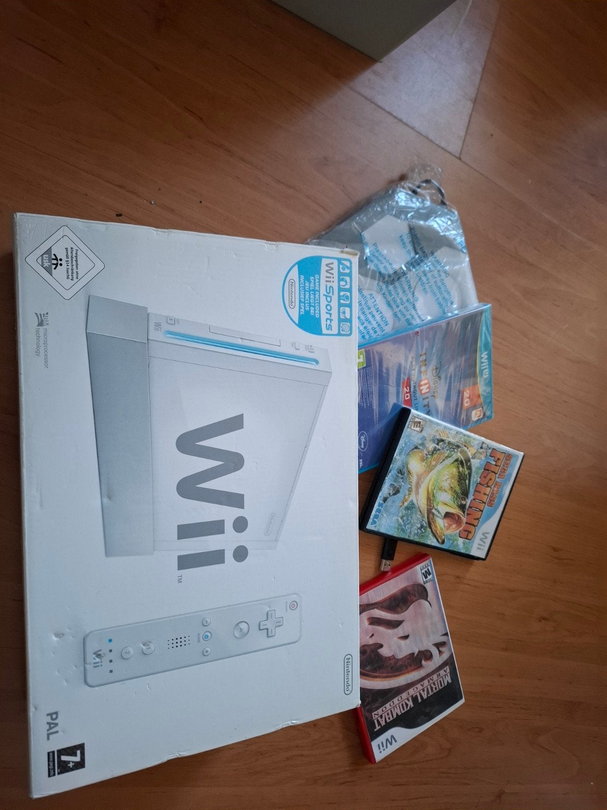 Nintendo Wii Console met Wii Sports en 3 extra games, Spelcomputers en Games, Ophalen of Verzenden, Zo goed als nieuw, Met 1 controller