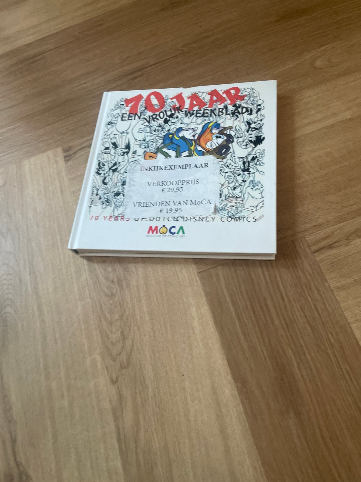 70 Jaar Een Vrolijk Weekblad - MOCA Disney Comics, Boeken, Eén stripboek, Ophalen of Verzenden, Zo goed als nieuw