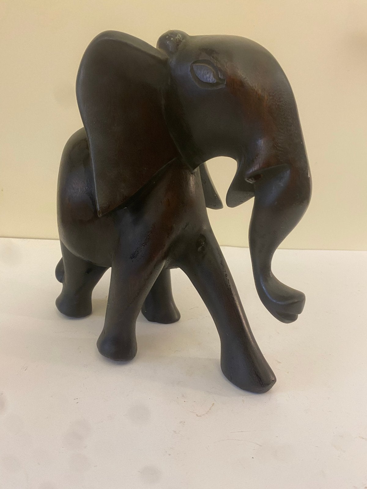 Groot ebbenhouten olifant beeld, Antiek en Kunst, Kunst | Beelden en Houtsnijwerken, Beeld, Hout, Zoogdier, 20 - 50 cm, Afrika