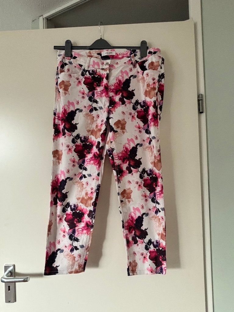 Gerry Weber bloemenbroek – maat 46 Regular (advr 237), Kleding | Dames, Grote Maten, Meerkleurig, Ophalen of Verzenden, Zo goed als nieuw