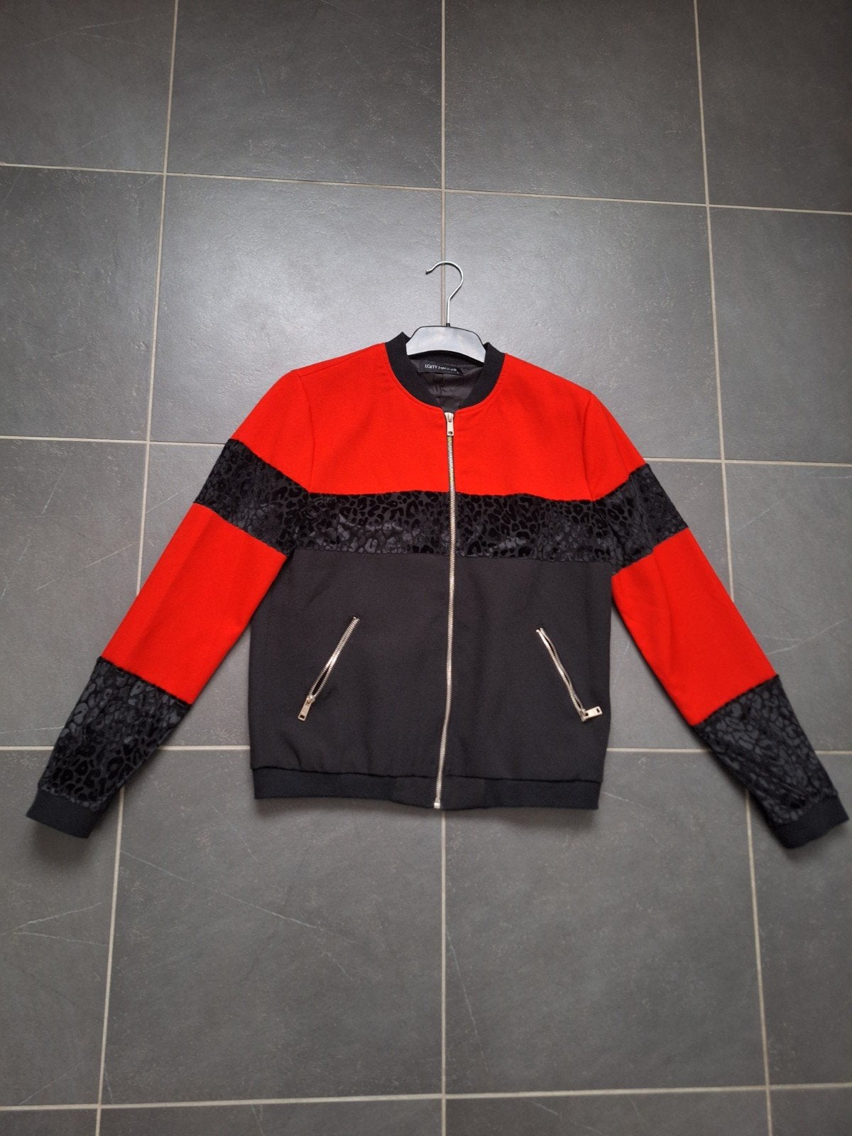 Zo goed als nieuw Lofty Manner jasje - Zwart/Rood - Maat L, Maat 42/44 (L), Ophalen of Verzenden, Zo goed als nieuw, Zwart