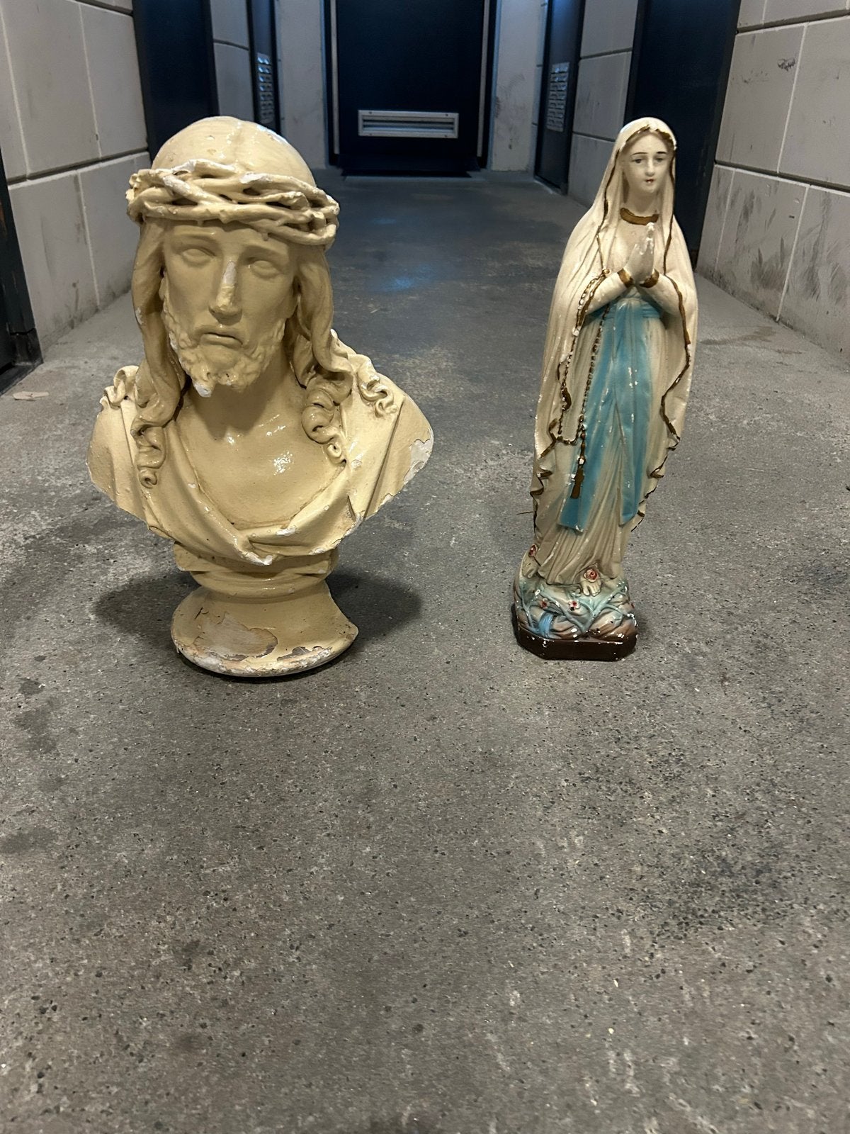 Set van 2 religieuze beelden: Maria en Jezus buste, Ophalen