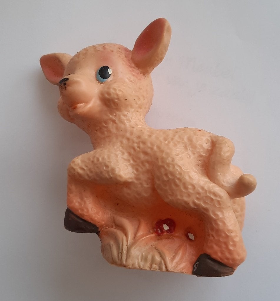 plastic speelgoed lammetje met een piepje - retro, Ophalen of Verzenden, Overige typen