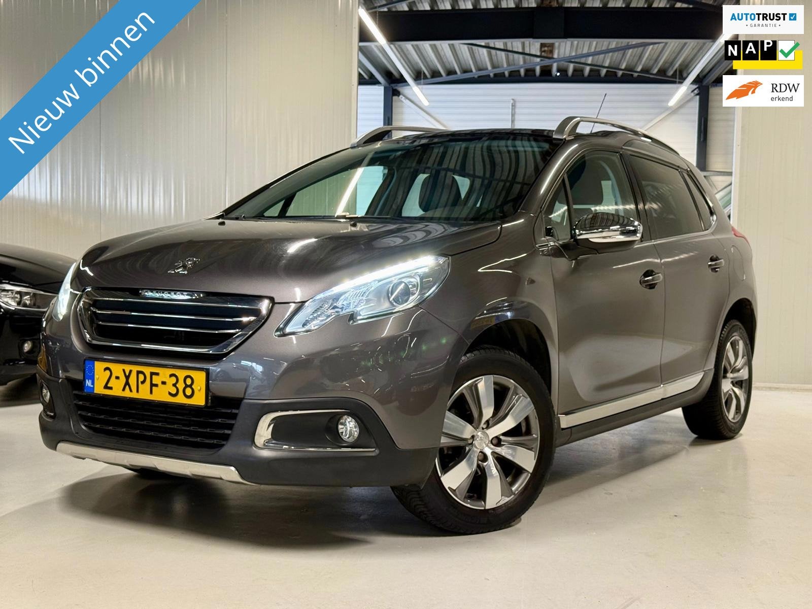 Peugeot 2008 1.2 PureTech Allure Automaat|Trekhaak!, Auto's, Dealer onderhouden, 450 kg, 1199 cc, 82 pk