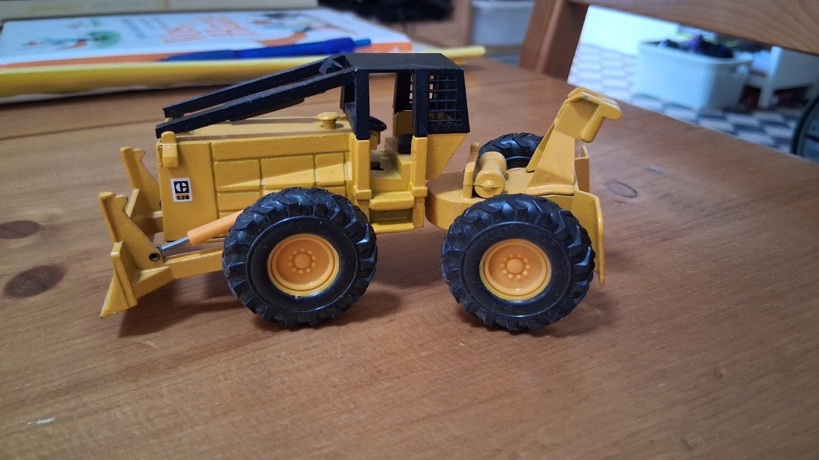 CAT 528 log skidder, Ophalen of Verzenden, Zo goed als nieuw, Hijskraan, Tractor of Landbouw, NZG