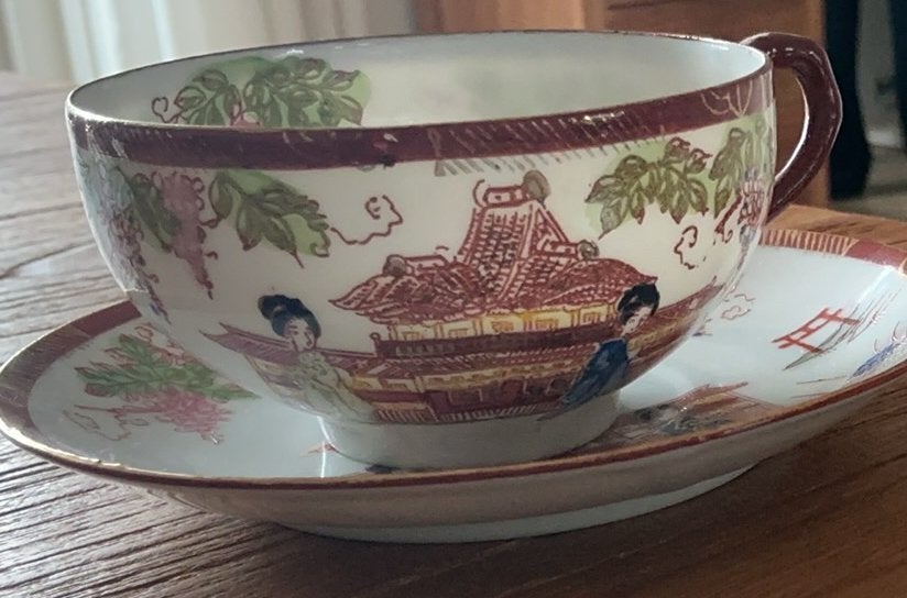 Zeven japanse porseleinen kop en schotels met lithofaan., Antiek en Kunst, Ophalen