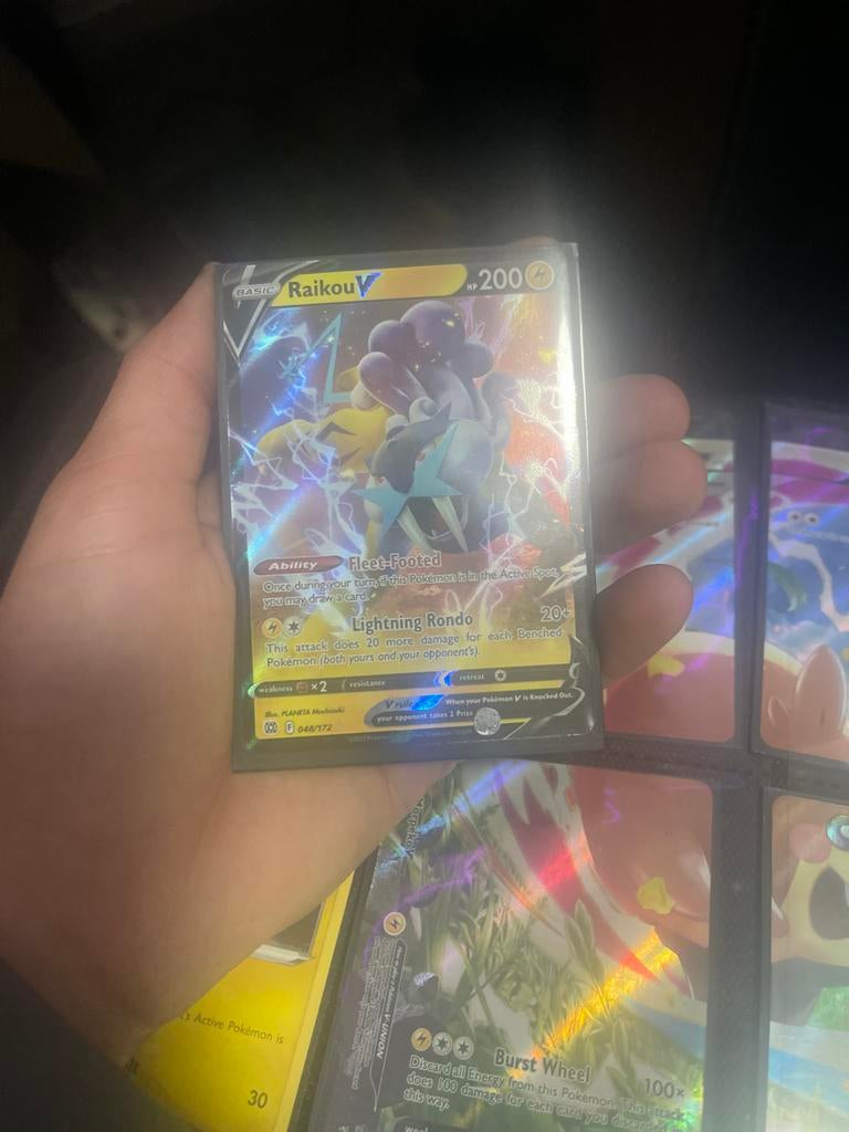Pokémon Kaart Raikou V 048/172 - Fleet-Footed, Ophalen, Zo goed als nieuw