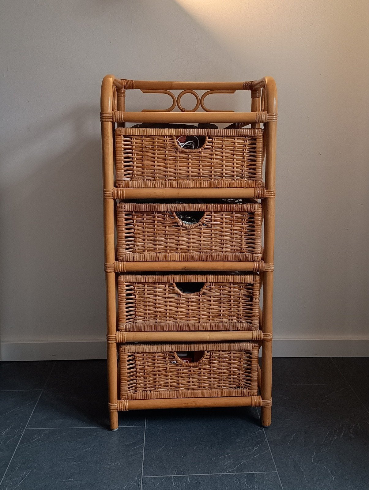 Vintage rotan ladekastje 4 lades, Ophalen, Boheems vintage, 50 tot 100 cm, Zo goed als nieuw