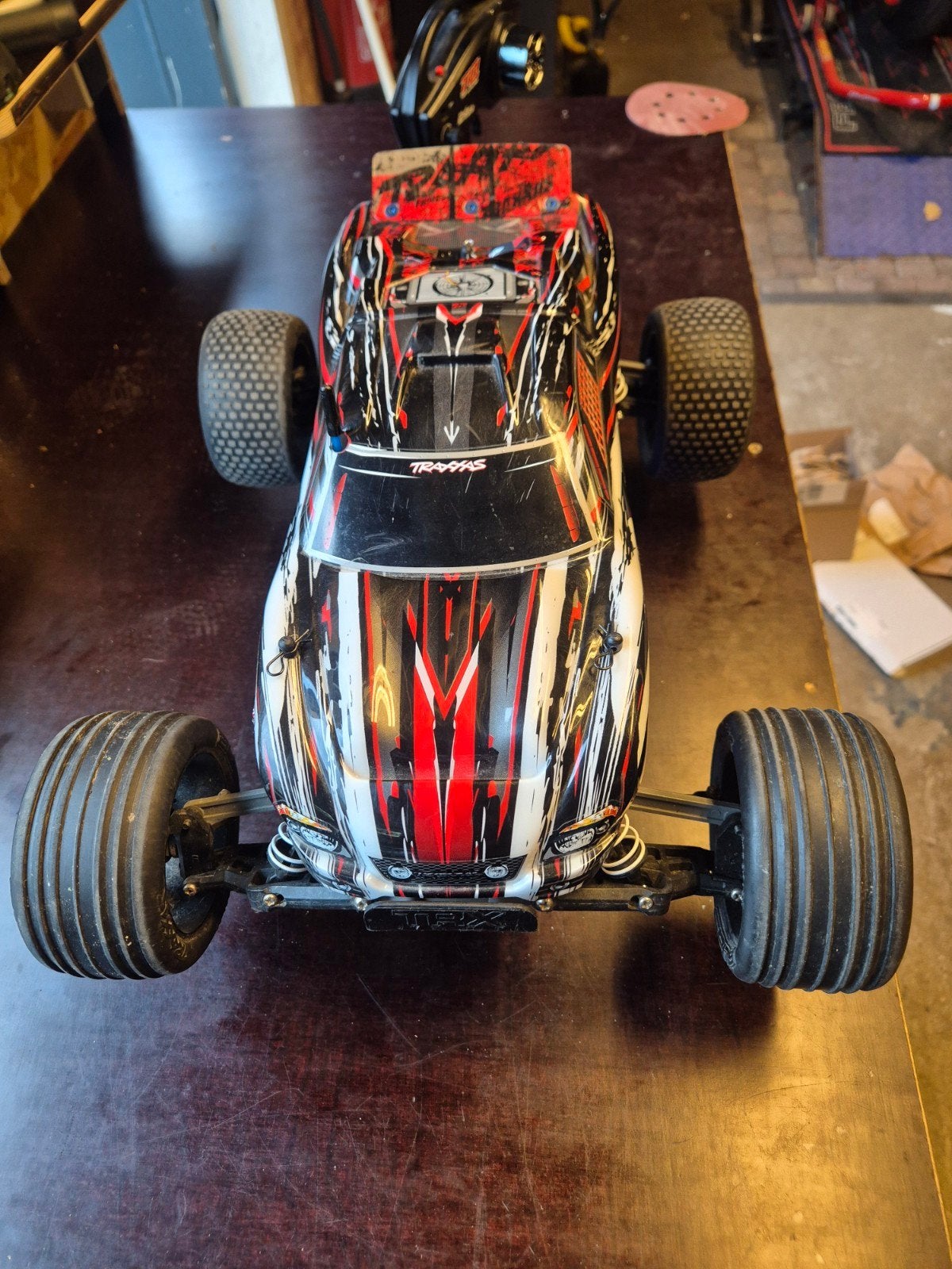 traxxas rustler in perfecte staat, Ophalen of Verzenden, Zo goed als nieuw, Auto offroad