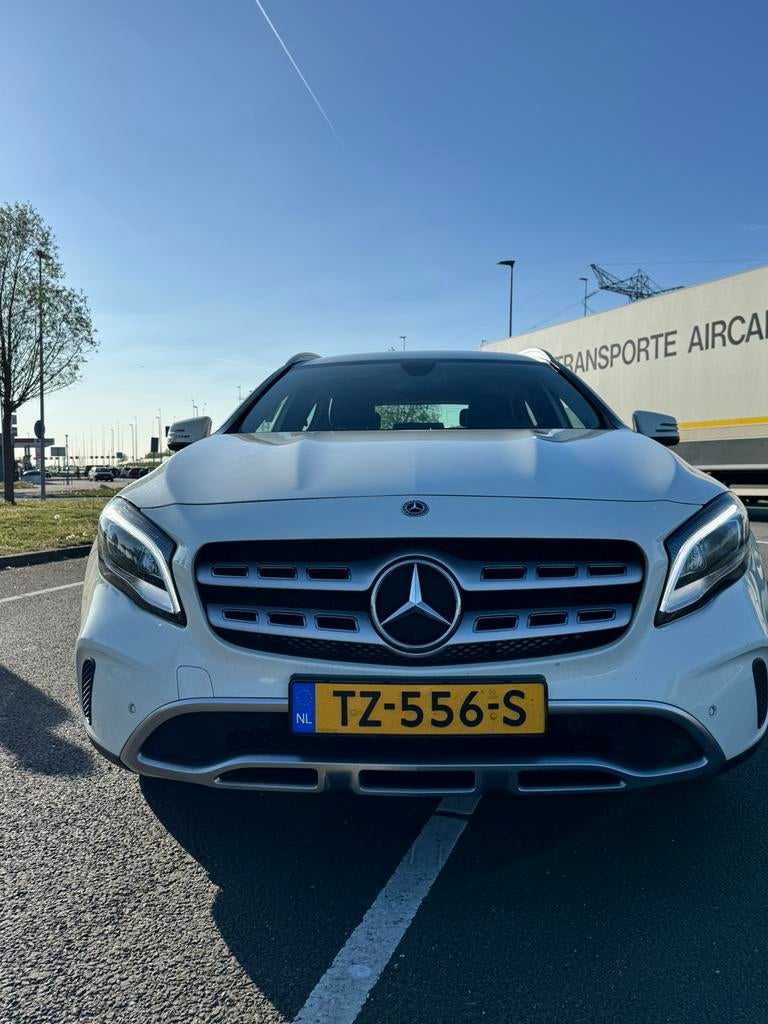 Mercedes-Benz Mercedes-Benz