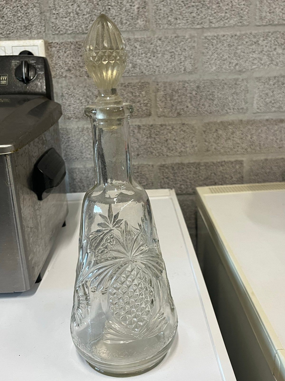 Vintage glazen karaf met persglas motief en stop, Ophalen of Verzenden