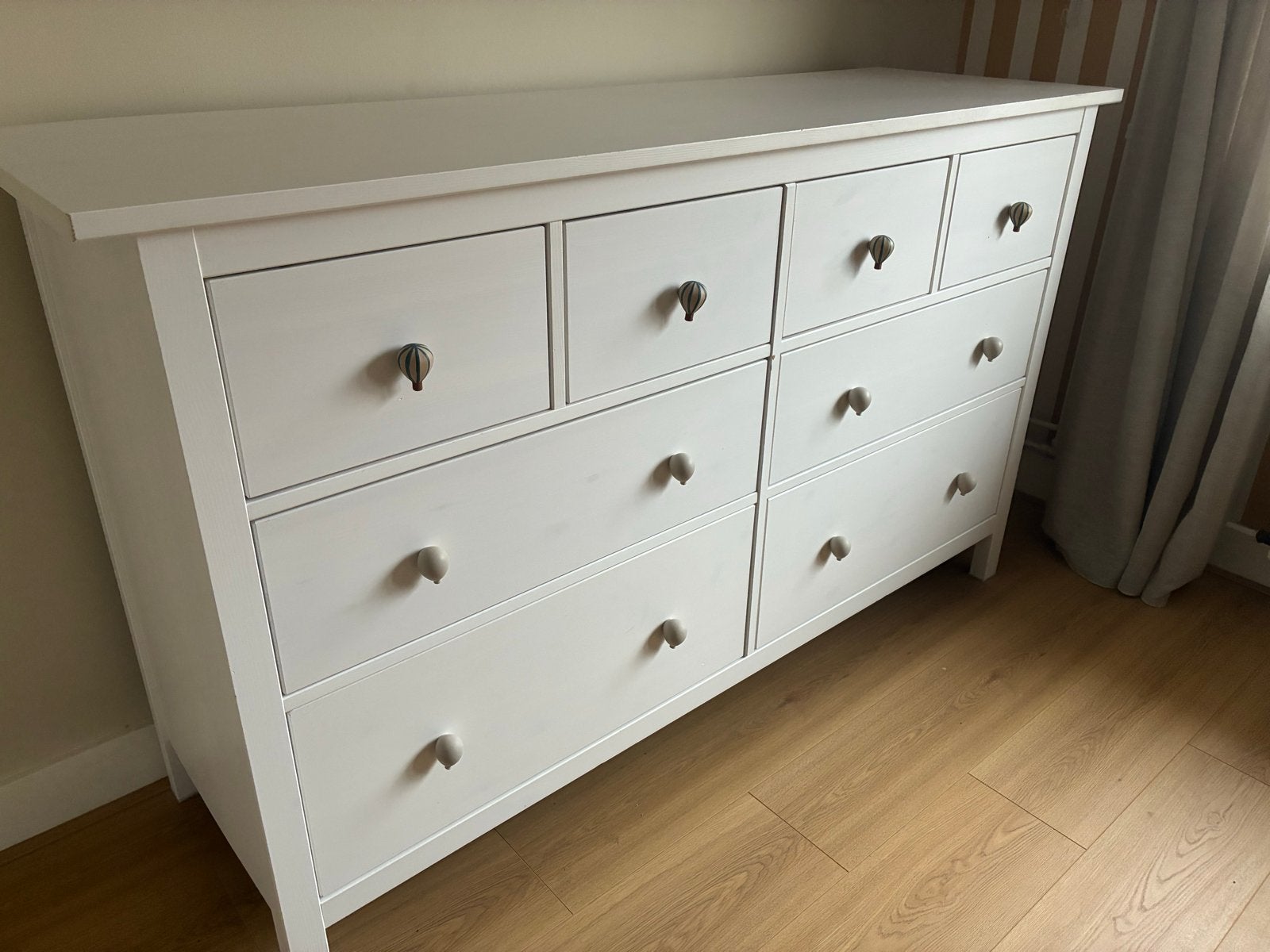 Witte Henmes ladekast met 8 laden - leuke nieuwe knoppen, Ophalen, 5 laden of meer, Wit, 150 tot 200 cm