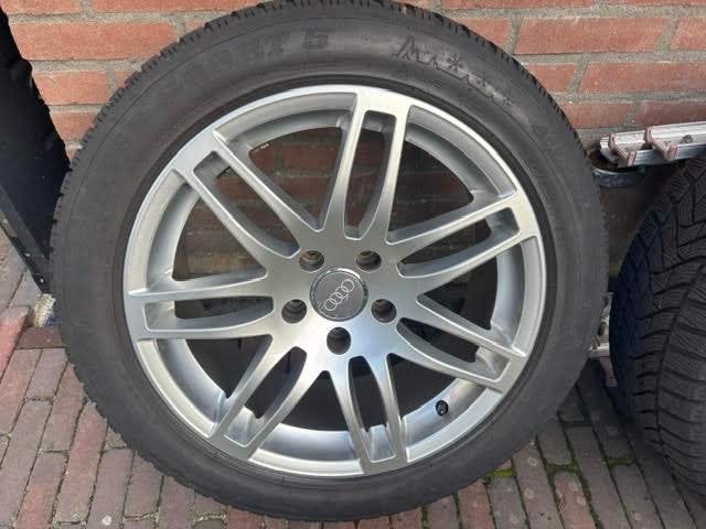 Winterset voor Audi A4 A5 B9, Ophalen, Gebruikt, Banden en Velgen, 17 inch