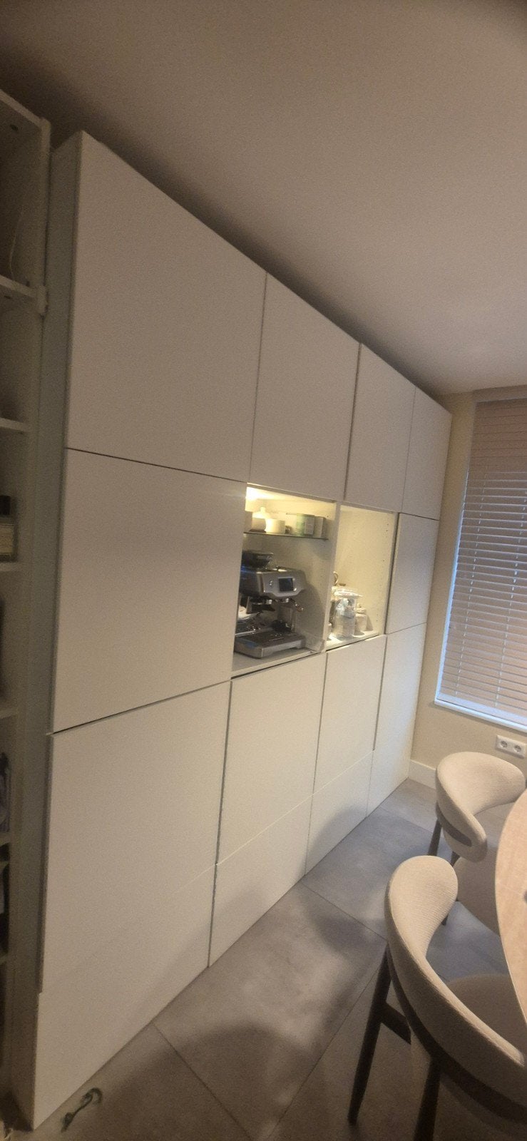 Gebruikte Besta IKEA Kastenwand met verlichting., Huis en Inrichting, Kasten | Overige, Ophalen of Verzenden