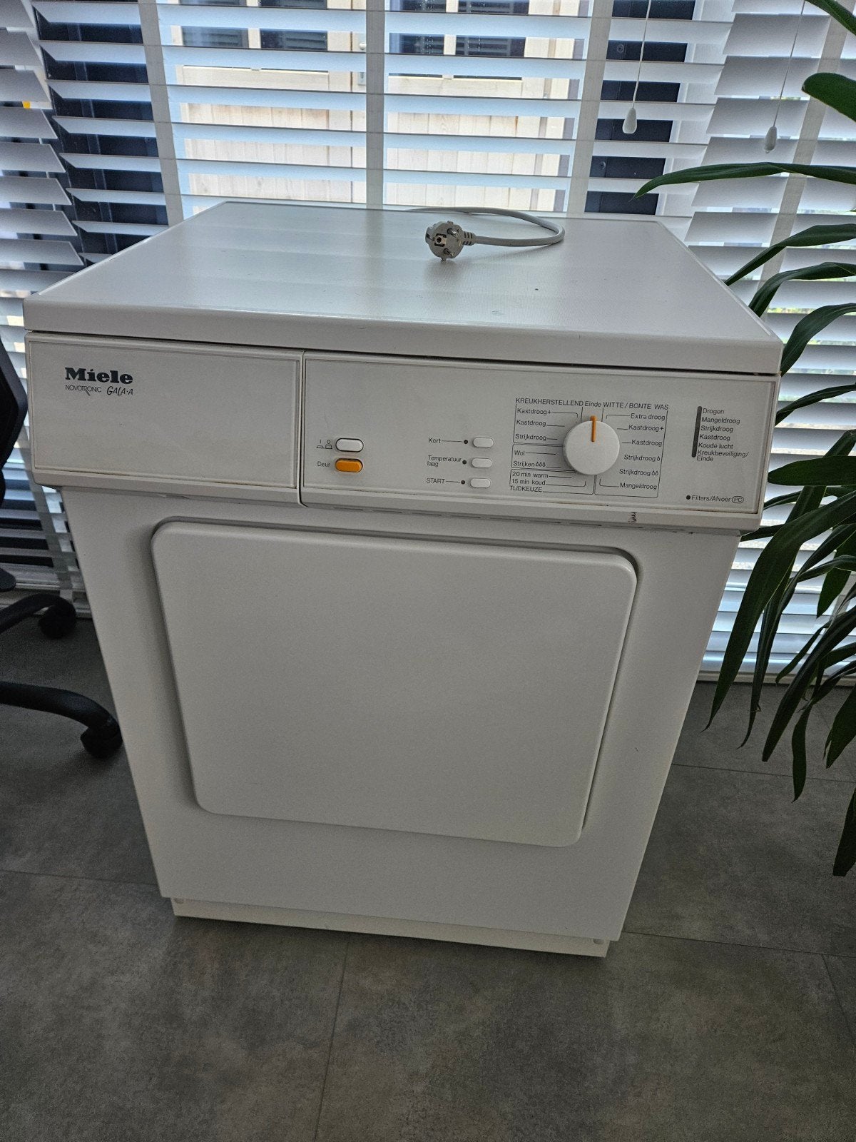 Miele Novotronic Gala-A wasdroger. T491, Witgoed en Apparatuur, Wasdrogers, Ophalen, Gebruikt, Luchtafvoer, 4 tot 6 kg