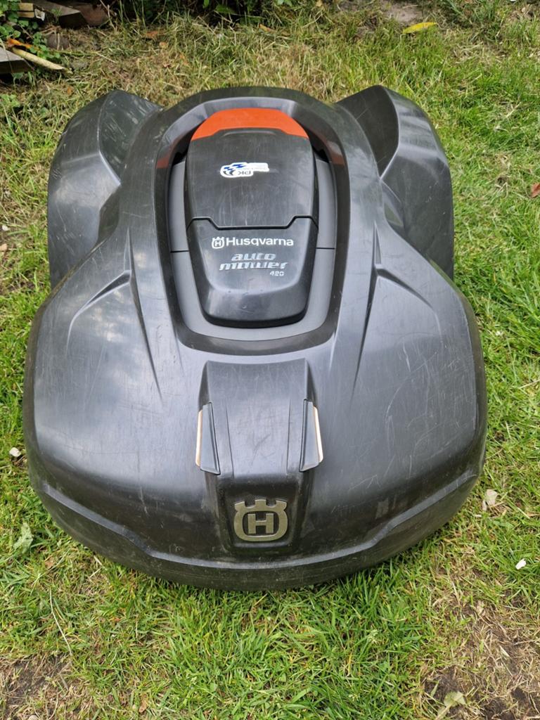 Husqvarna Automower 420 Robotmaaier, Tuin en Terras, Robotmaaiers, Gebruikt, Bestuurbaar via app, Ophalen of Verzenden, 20 tot 25 cm