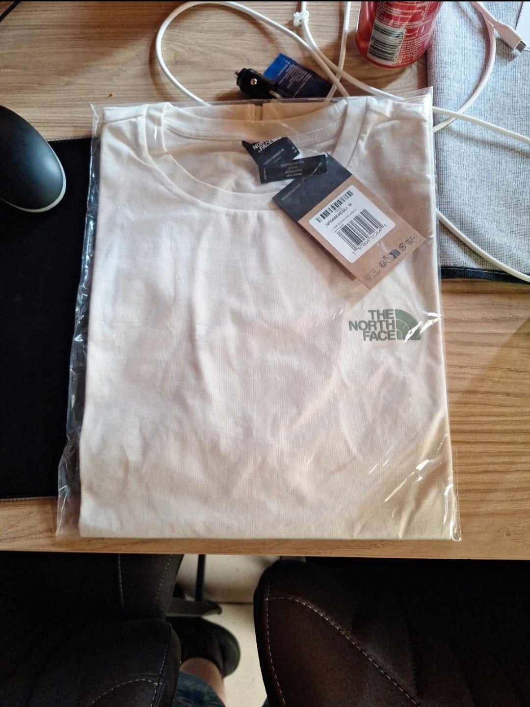 The North Face T-shirt - Nieuw met kaartjes, Maat 48/50 (M), Beige, Nieuw, Ophalen of Verzenden