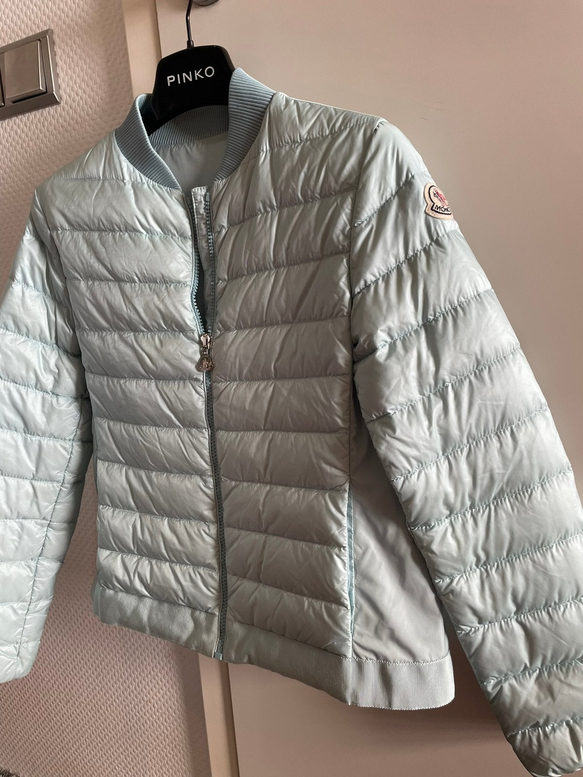 Moncler zomerjas met embleem 10 jaar, Ophalen of Verzenden, Zo goed als nieuw, Meisje, Jas