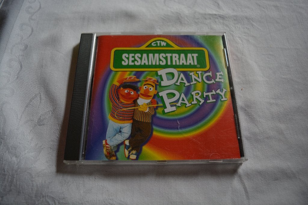 Sesamstraat dance party CD, Ophalen of Verzenden, Zo goed als nieuw, Muziek