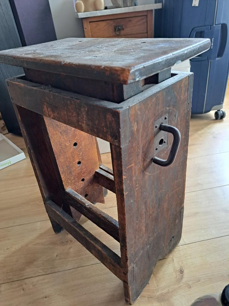 Vintage houten krukje / bijzettafel, Antiek en Kunst, Ophalen of Verzenden