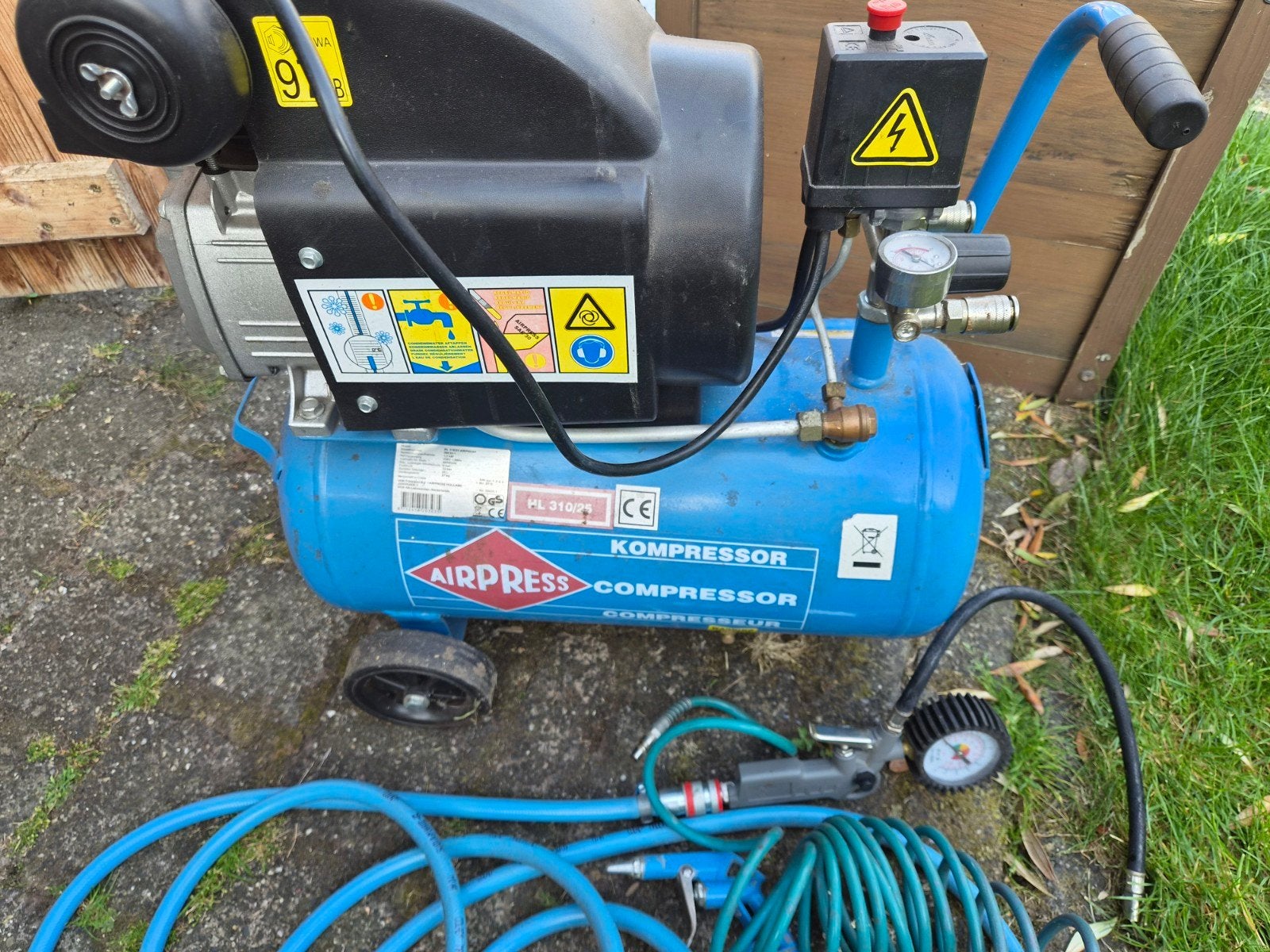 Airpress compressor, Doe-het-zelf en Verbouw, Ophalen, Zo goed als nieuw, 6 tot 10 bar, Minder dan 200 liter/min