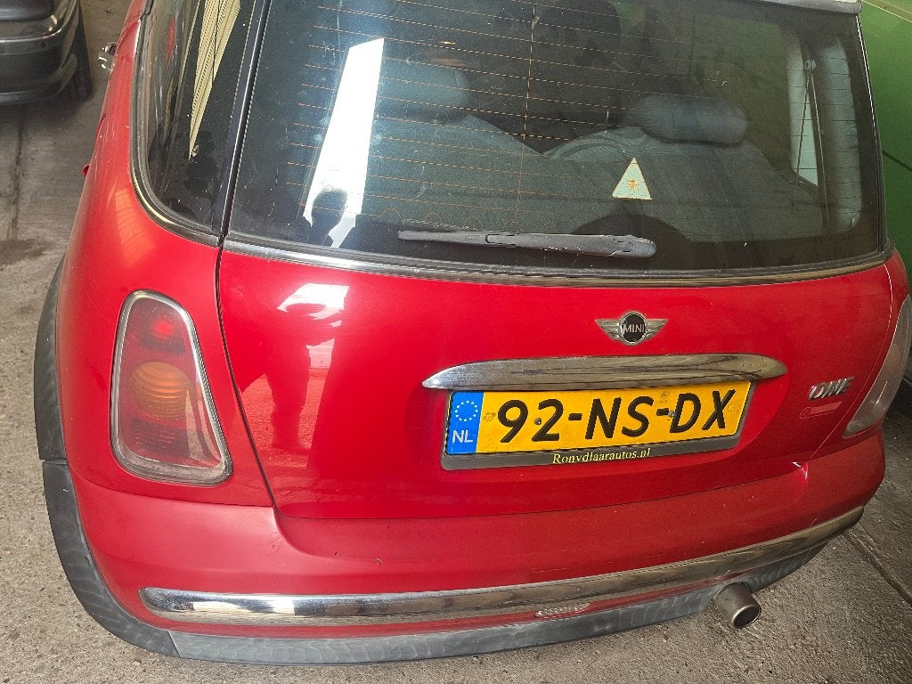 Mini 1.6 16V ONE 2004 Rood, Auto's, Mini, Voorwielaandrijving, 15 km/l, 4 cilinders, 4 stoelen