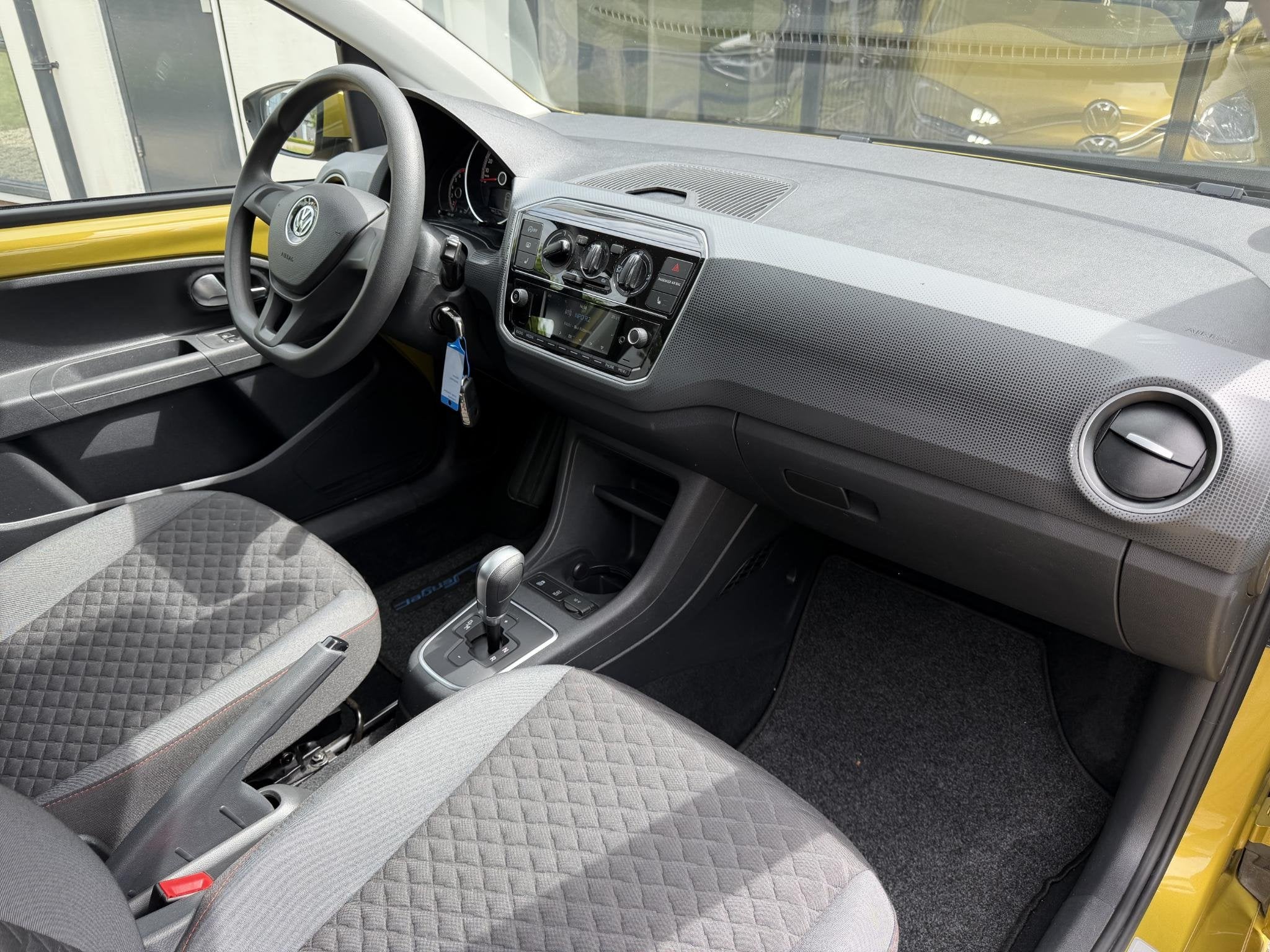 Volkswagen Up! 1.0 BMT JOIN Automaat | Cruise | Camera !, Stof, Gebruikt, 840 kg, 3 cilinders