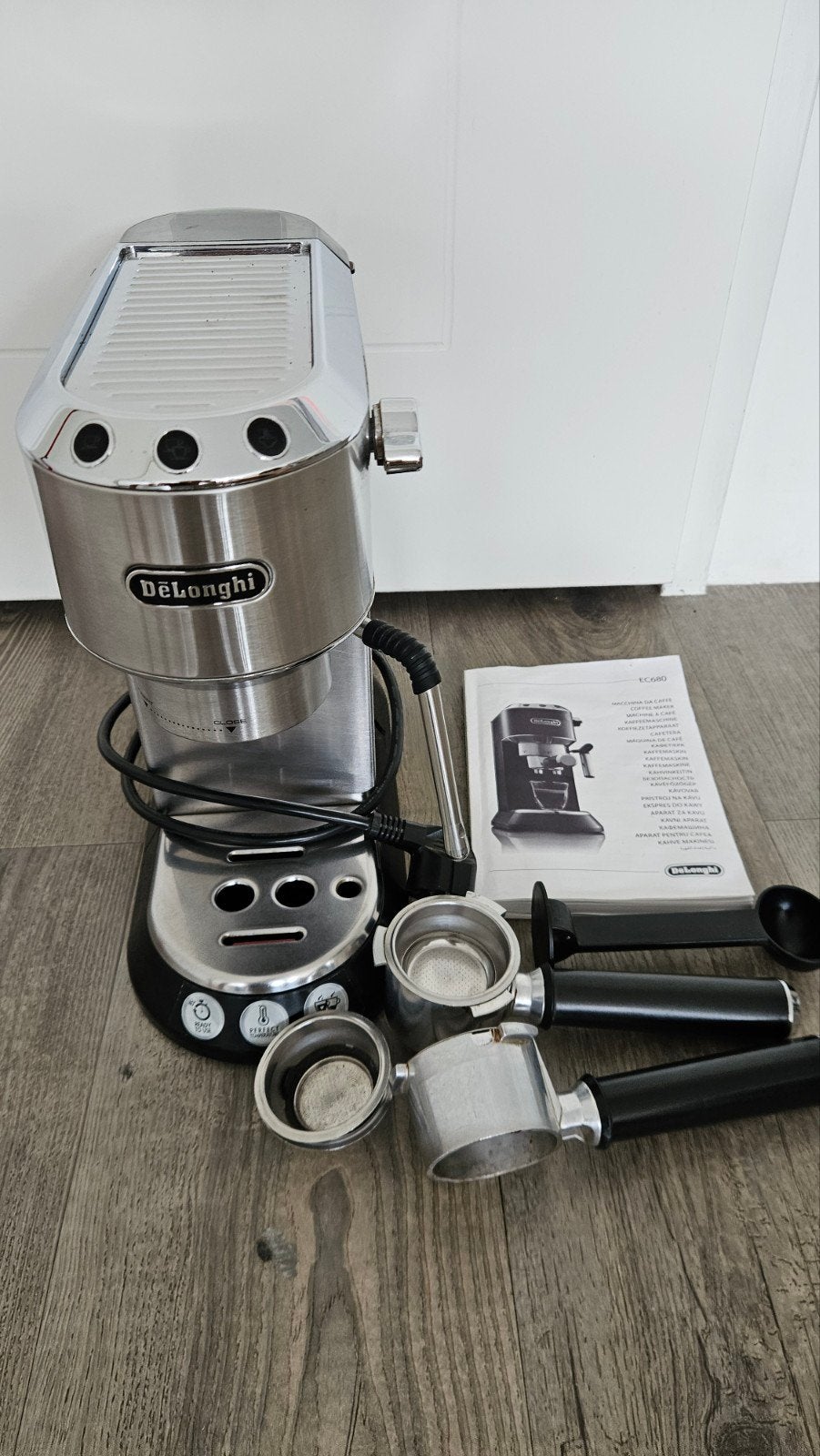 DeLonghi Dedica EC680 Espressomachine met 2 portafilters, Ophalen, Gebruikt, Espresso apparaat, Gemalen koffie