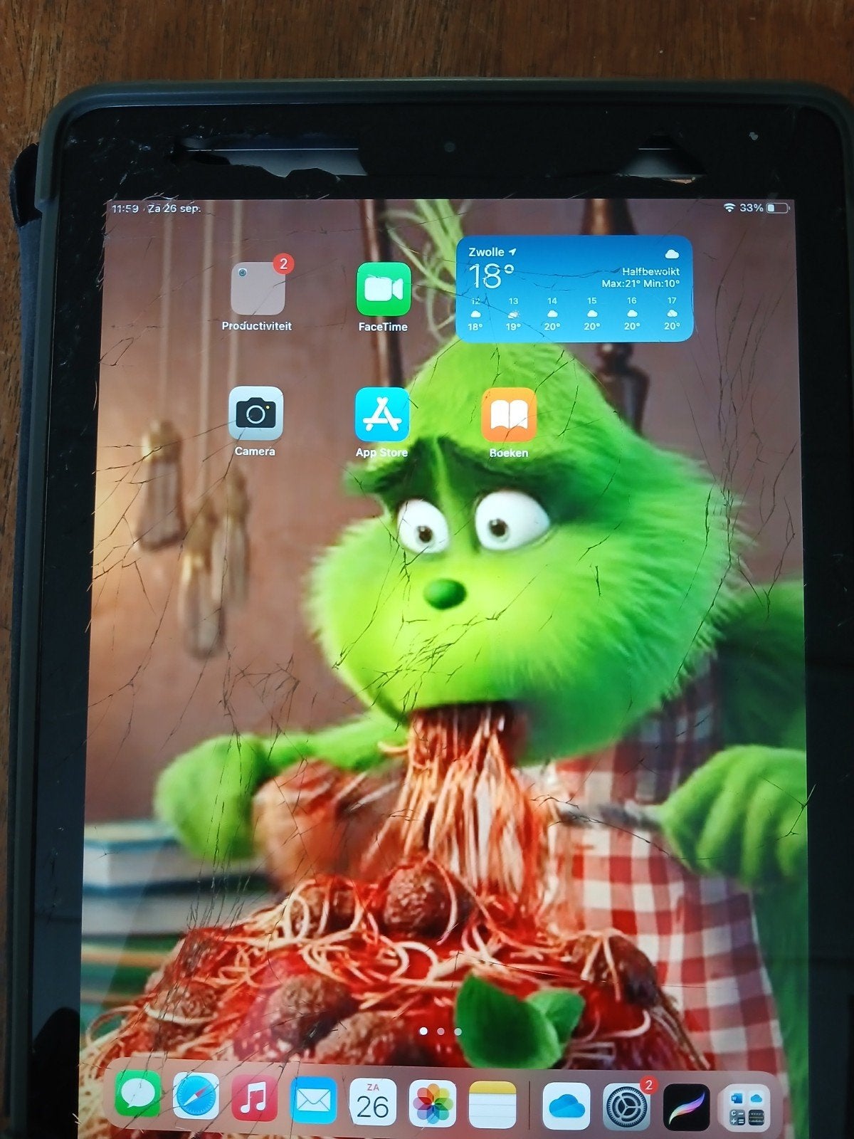 Apple iPad (6e generatie) met barsten/gaten in het scherm, Computers en Software, Ophalen, Gebruikt, Apple iPad