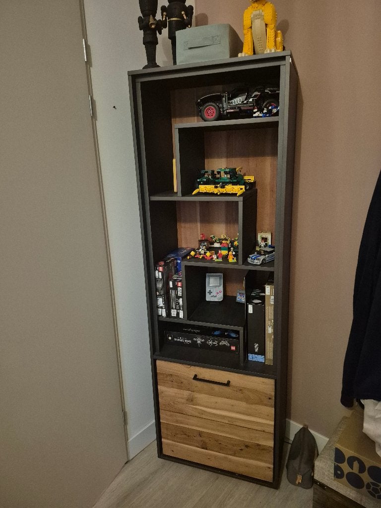 Kast xooon, Huis en Inrichting, Ophalen, Overige materialen, Zo goed als nieuw, 25 tot 50 cm