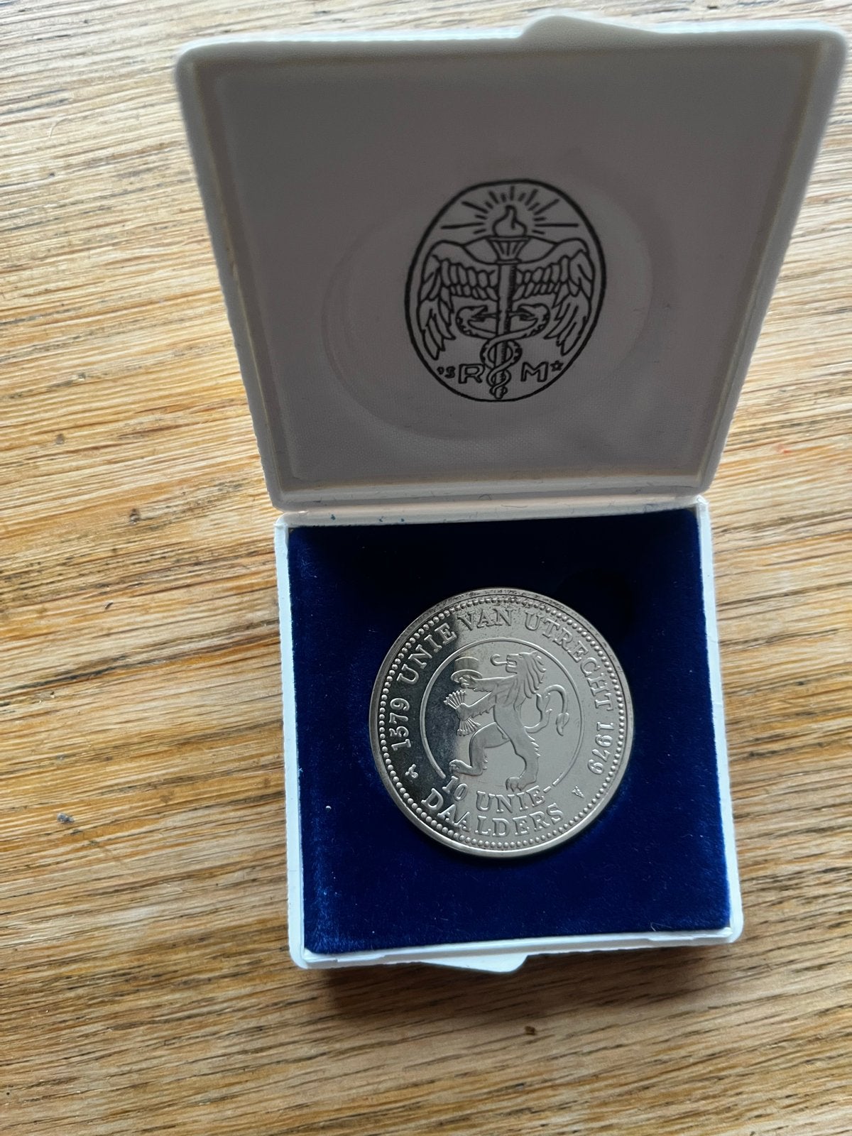 Zilveren Unie van Utrecht daalder 1979 in cassette, Postzegels en Munten, Munten | Nederland, Ophalen, Koningin Juliana, Zilver