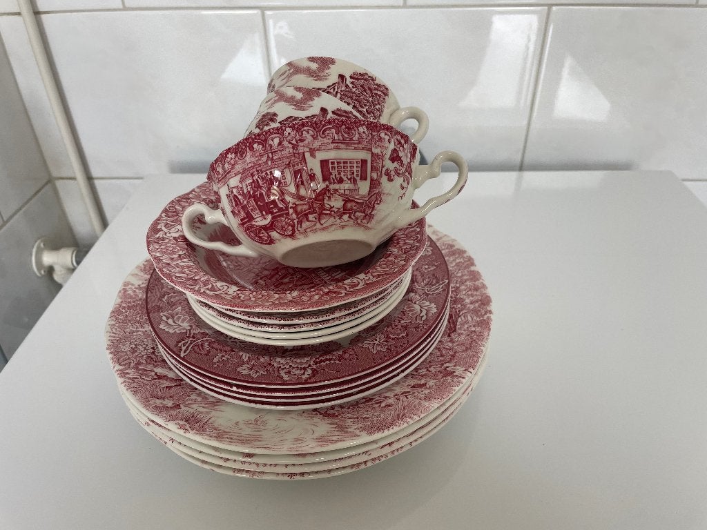 Bordeauxrood servies (brocante, boerenbont), Landelijk/Boerenbont, Ophalen of Verzenden, Zo goed als nieuw, Aardewerk