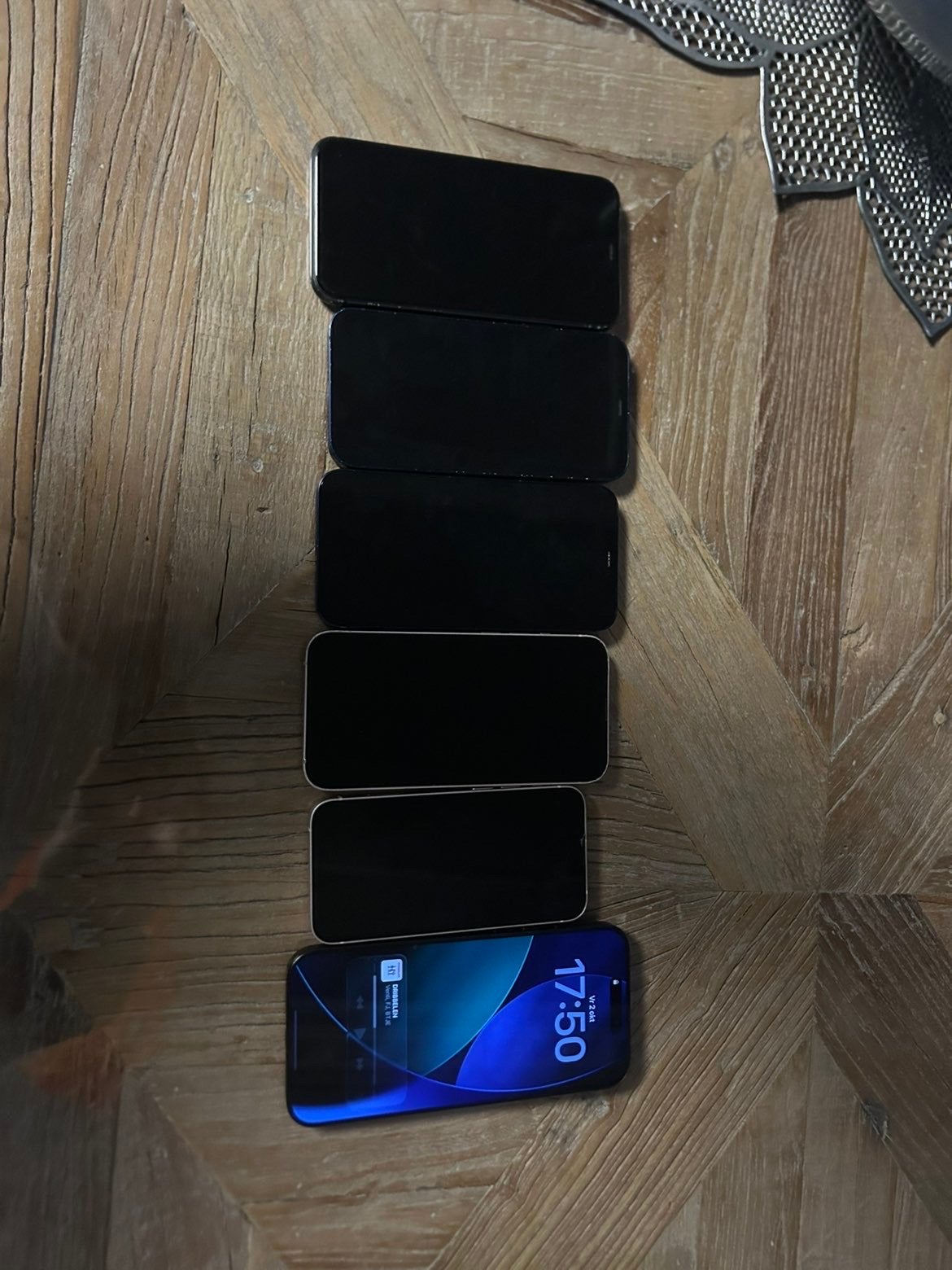 Foto 3 van Diverse iPhones: 11, 12, 13, 13 mini, 16 Pro Max